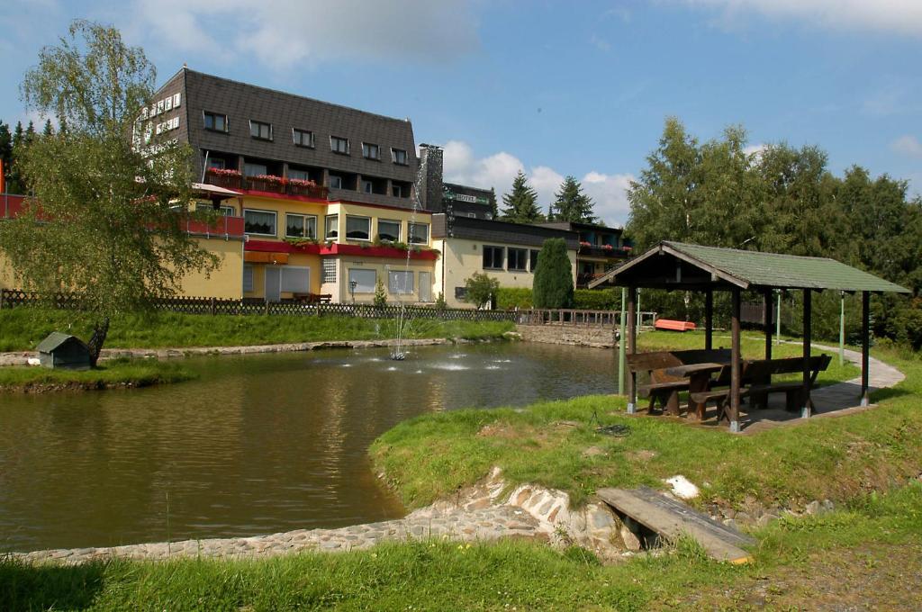 Gasthof Pension Sonnenberg Weilrod Exterior photo