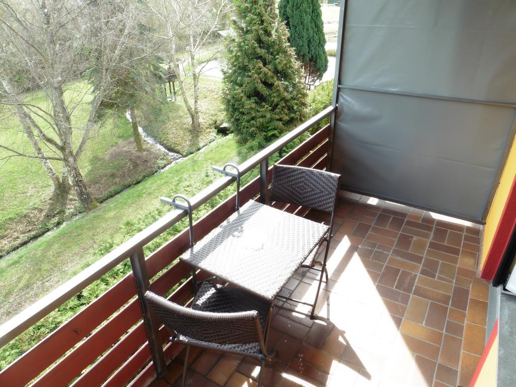 Gasthof Pension Sonnenberg Weilrod Exterior photo